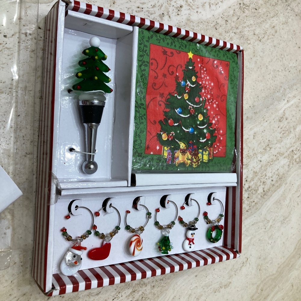 Glass Bottle Stopper 6 Wine Charms 16 Napkins New Holiday Hostess Set Home Bar
